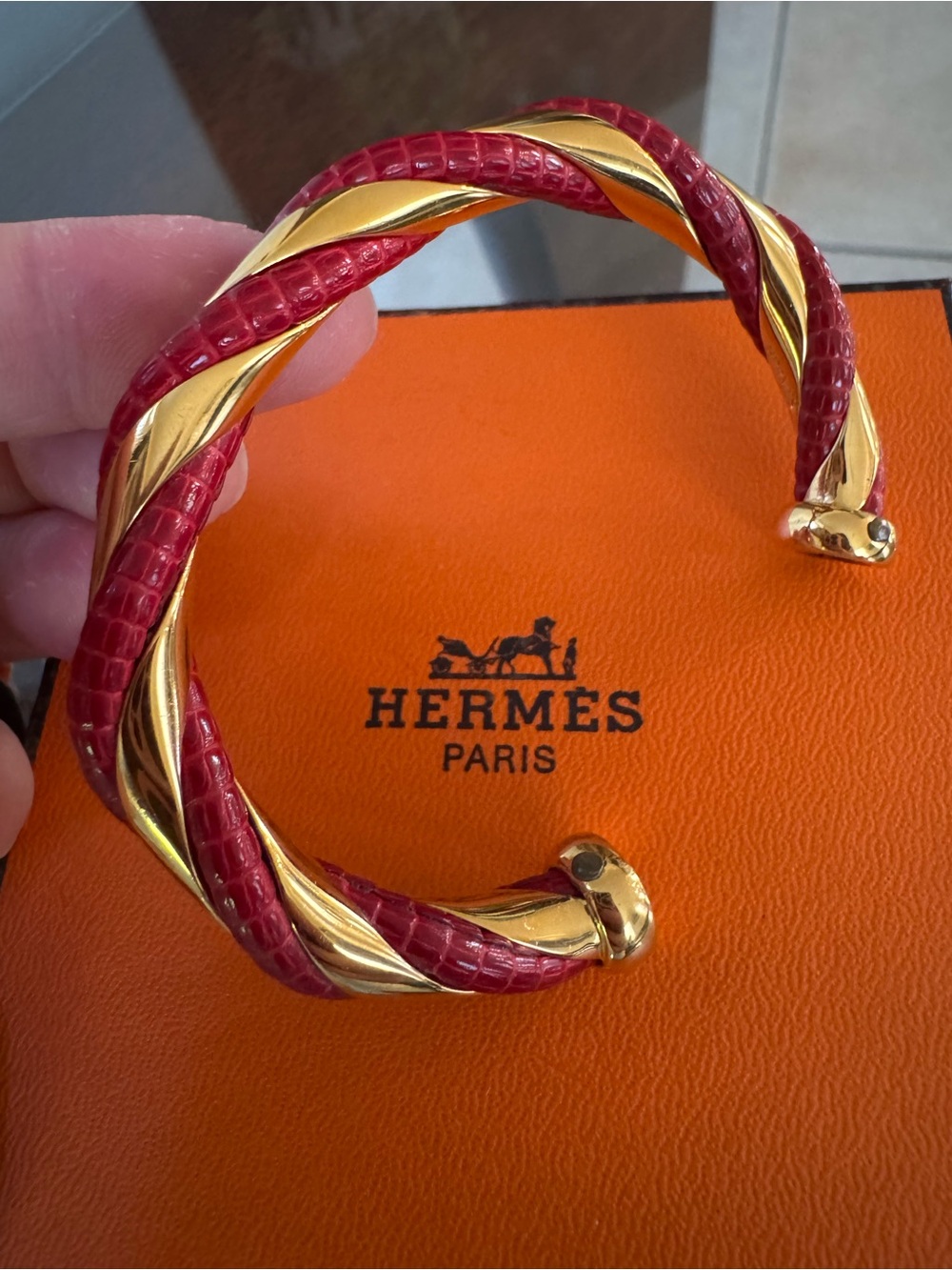 Hermès Twist Bangle GO Red Leather - Picture 4 of 8